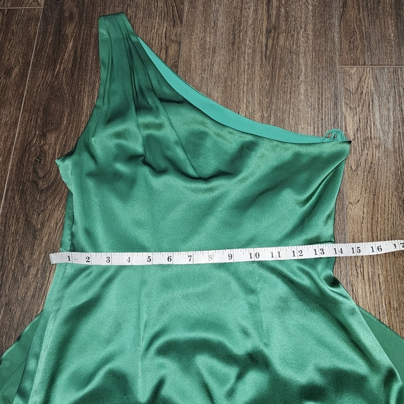 CINQ À SEPT Colina Satin One Shoulder Asymmetric Ruffle Hem Dress Emerald Green - Picture 12 of 16